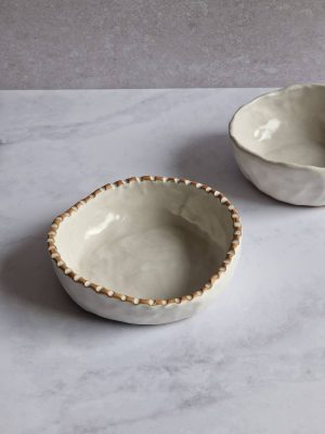 zoom sur une coupelle bilbao en grès émaillé