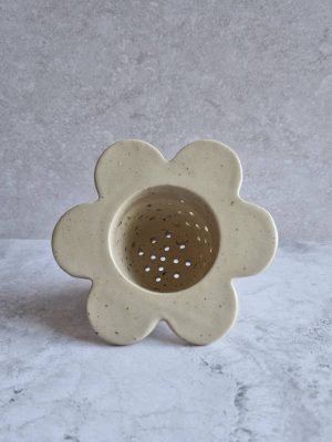 infuseur en grès beige